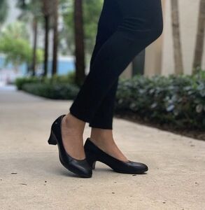 Black Women's Shoes For Crews Olivia Slip And Oil Resistent Size 5.5